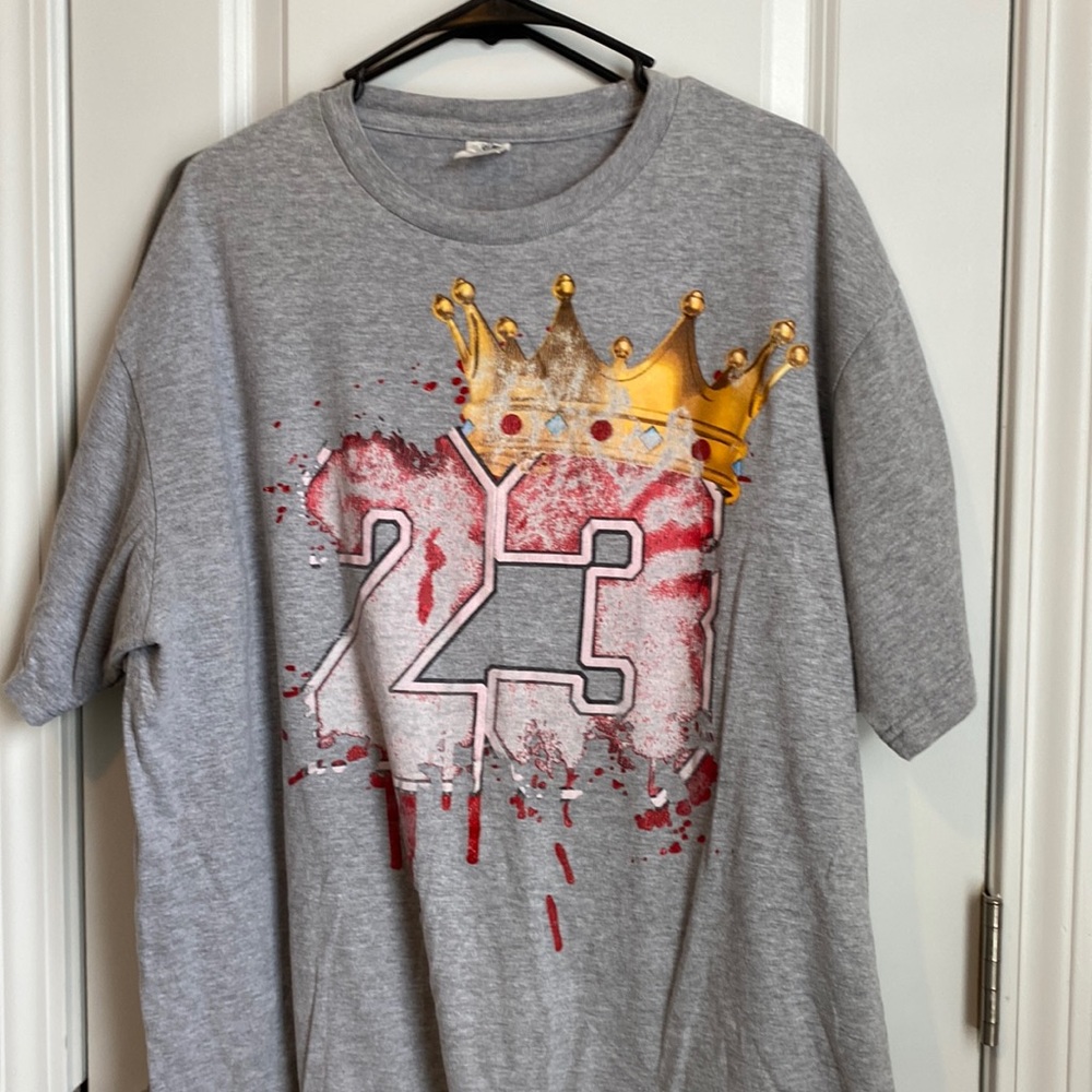 Men’s used T-shirt